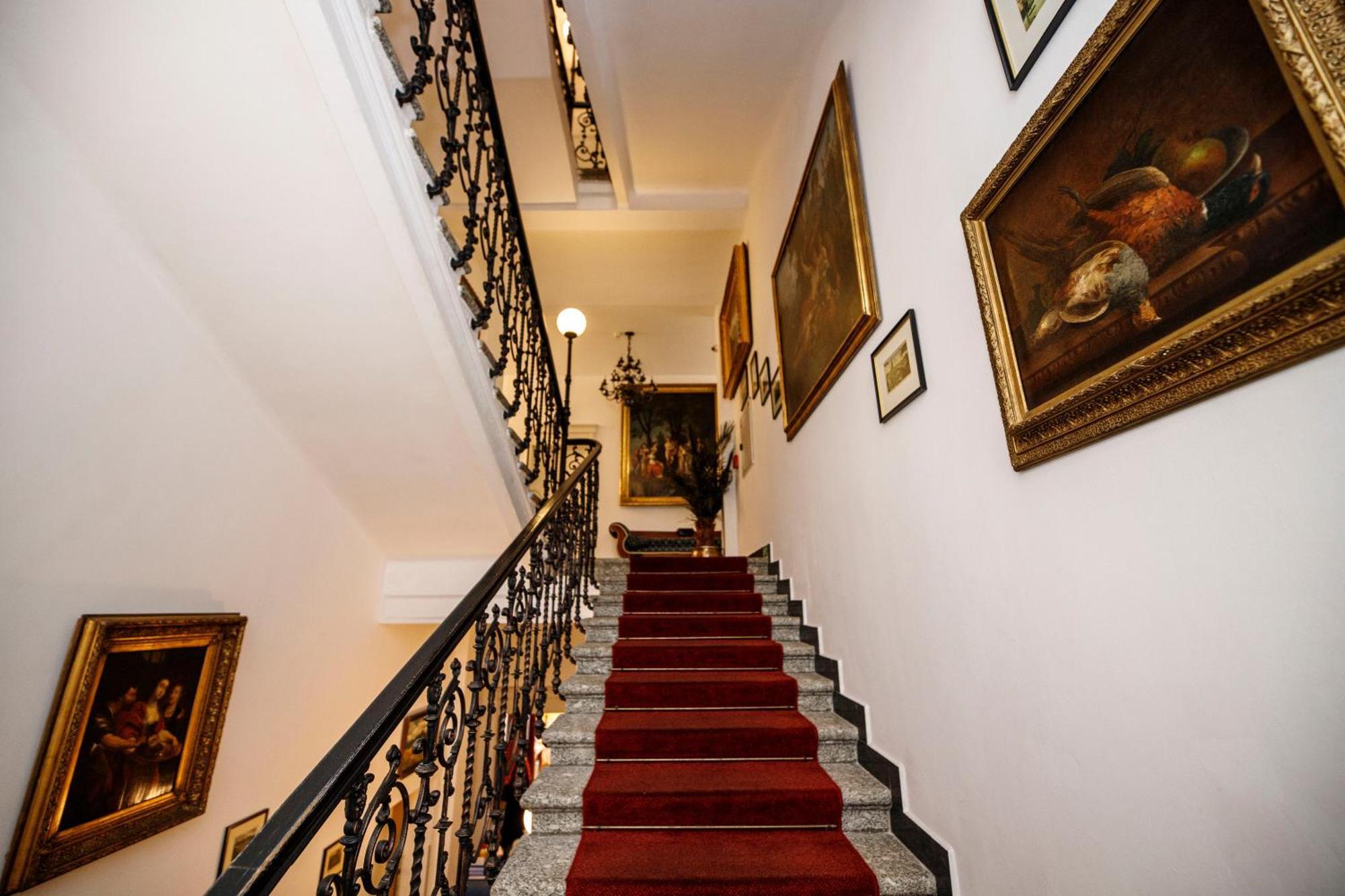 Salvator Hotel カルロヴィ・ヴァリ エクステリア 写真