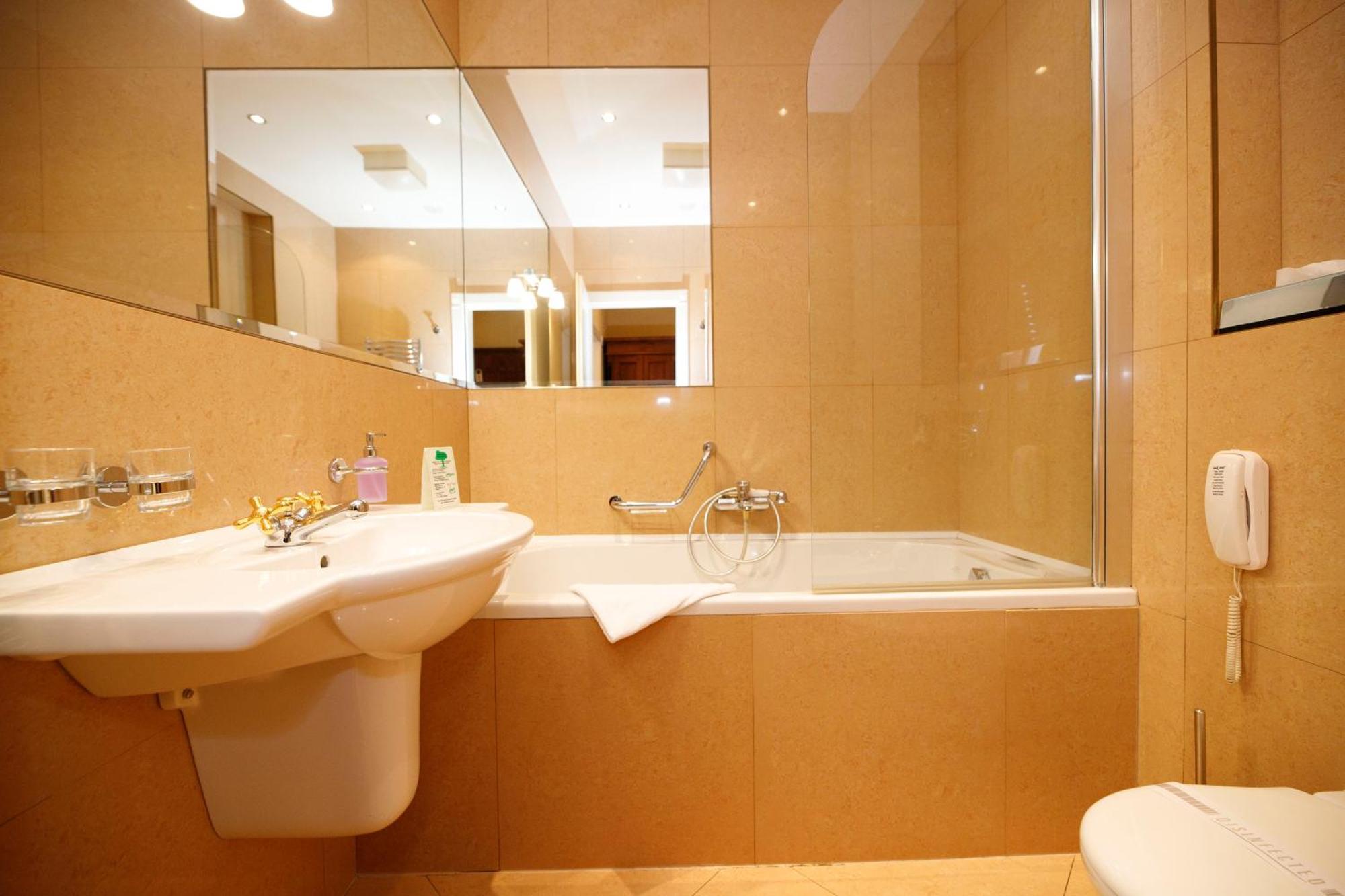 Salvator Hotel カルロヴィ・ヴァリ 部屋 写真